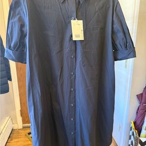 COS woman’s navy dress
